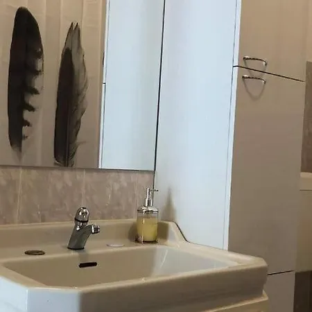Ema - One Bedroom With Balcony Lejlighed *