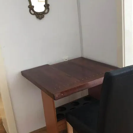 Ema - One Bedroom With Balcony Lejlighed