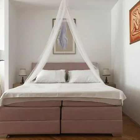 Ema - One Bedroom With Balcony Lejlighed